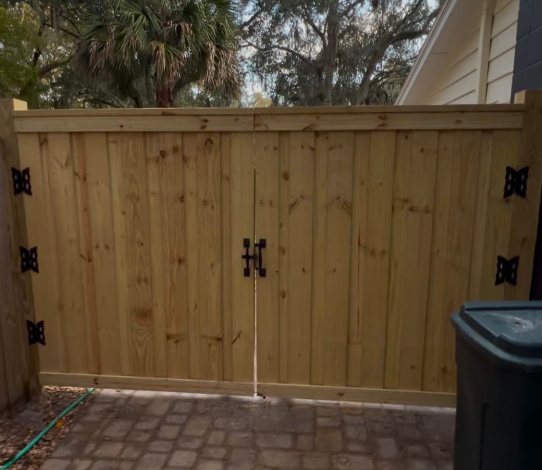 Custom Wood Gates Installation and repair in Jacksonville Florida